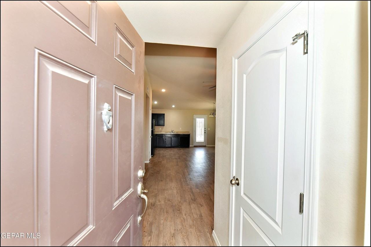 916 Villa Seca Dr - Photo 6 of 42