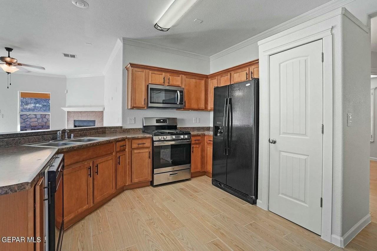 1451 Senda Del Sol - Photo 6 of 29