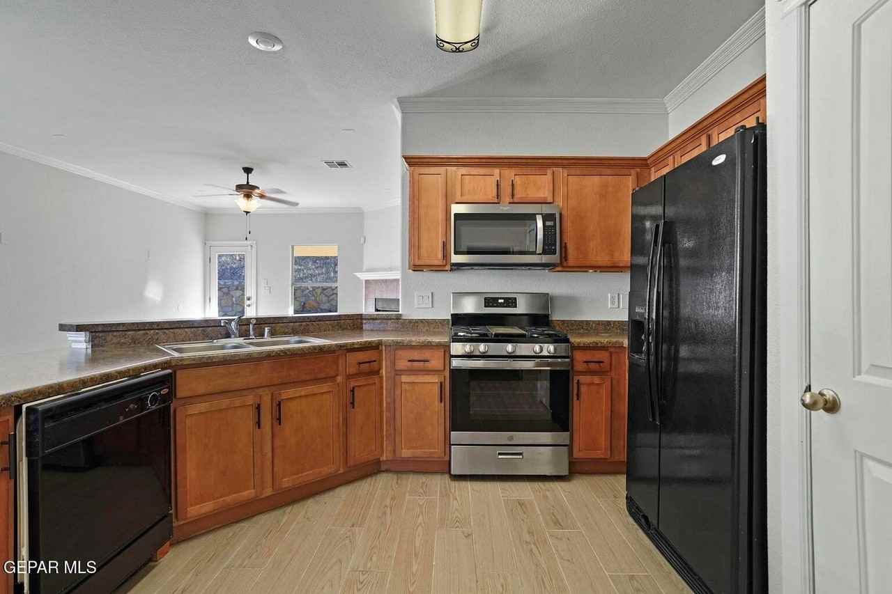 1451 Senda Del Sol - Photo 7 of 29