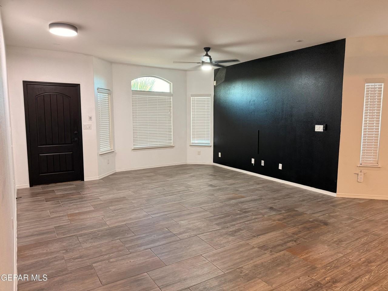 14270 Richard Wiles Ave - Photo 5 of 50