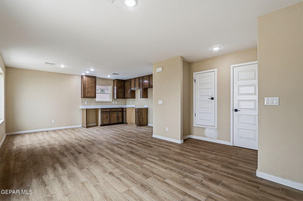 6002 1/2 Pam Mccall Dr #2 - Photo 3 of 12