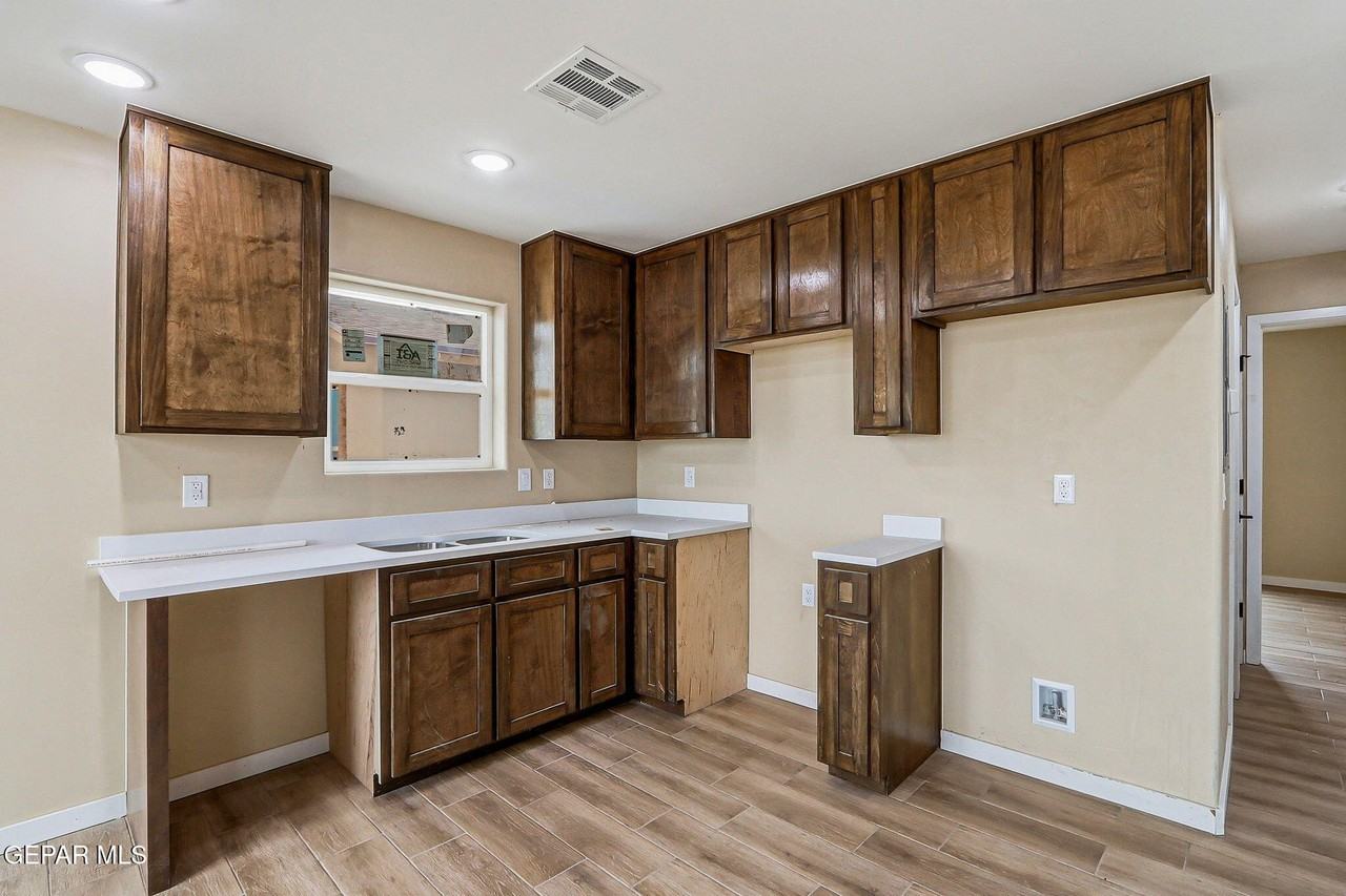 6002 1/2 Pam Mccall Dr #2 - Photo 5 of 12