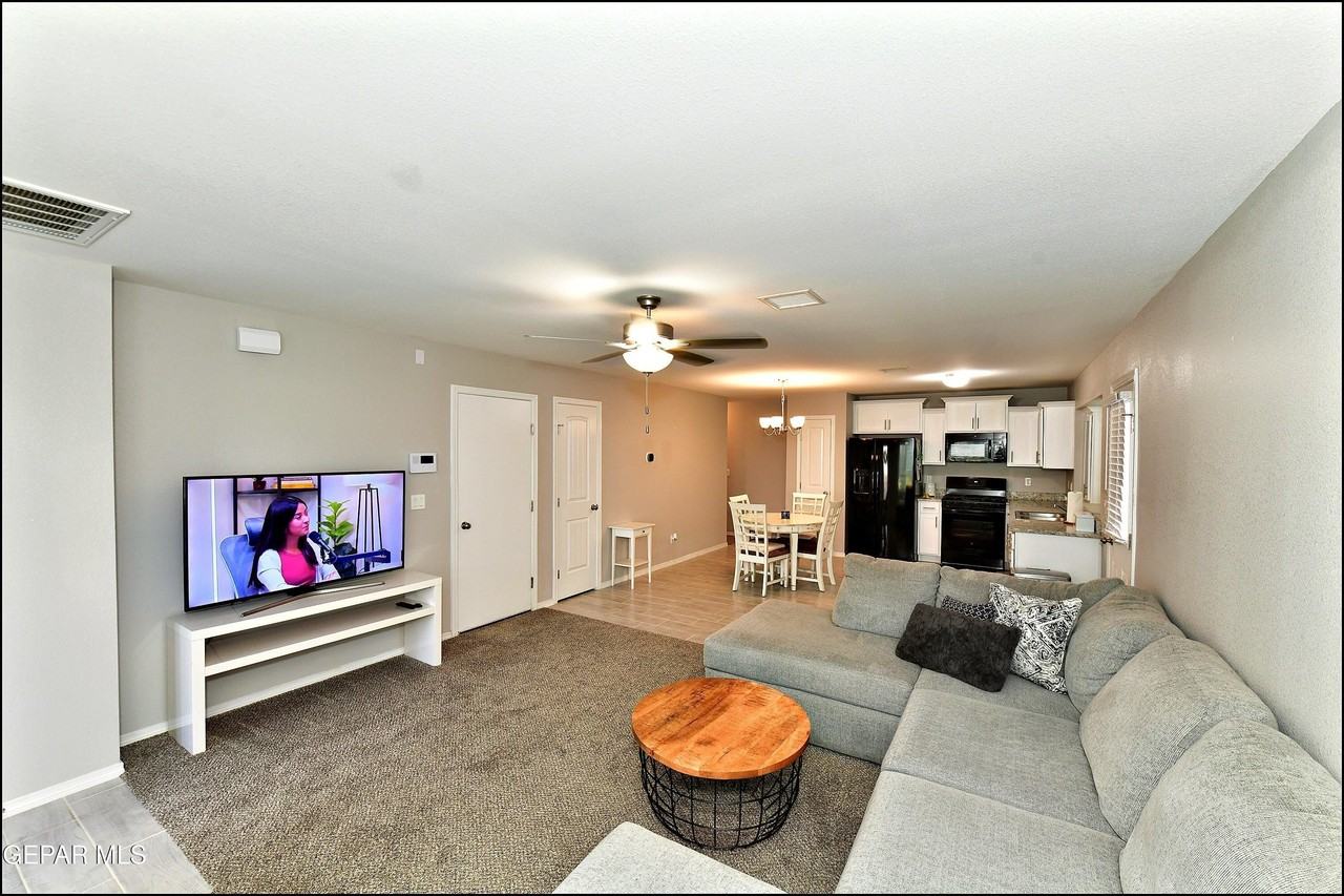 5129 Rose Elise St - Photo 7 of 35