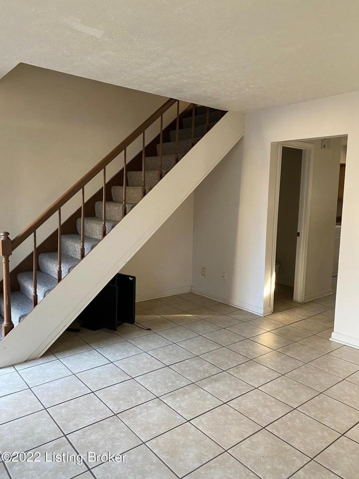 116 E Ashland Ave #116 - Photo 3 of 3