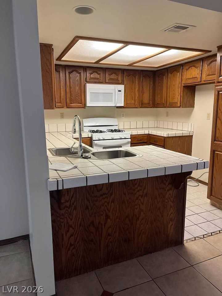 600 Woodmount Dr - Photo 7 of 31