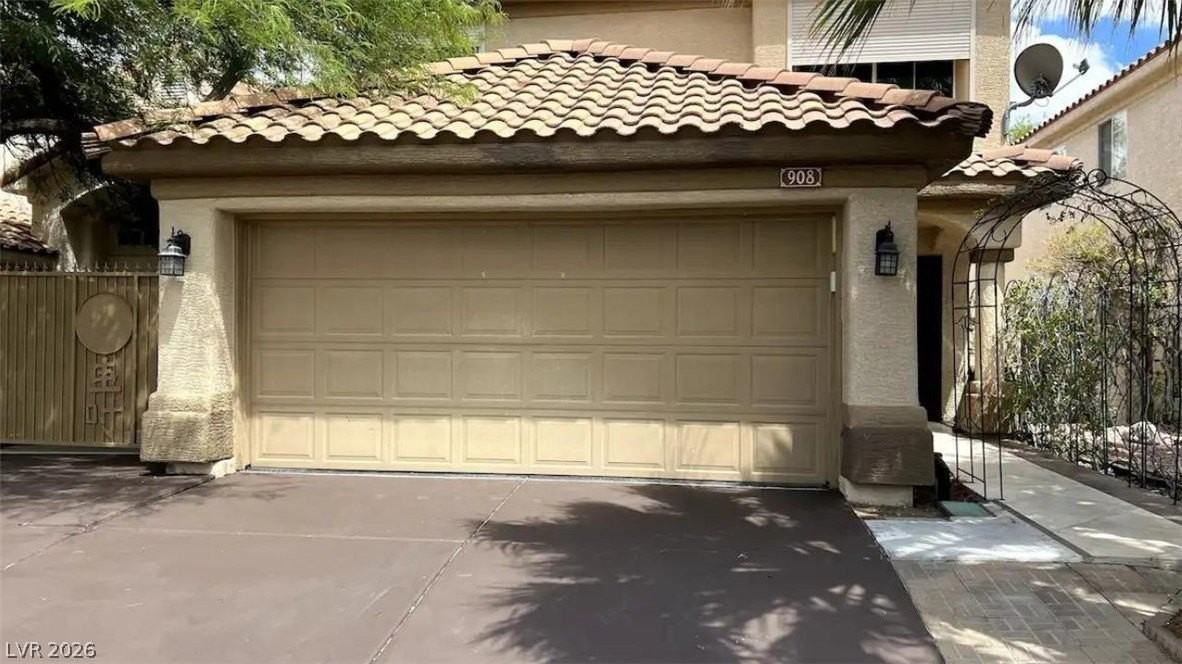 908 Carmel Shores Dr - Photo 2 of 19