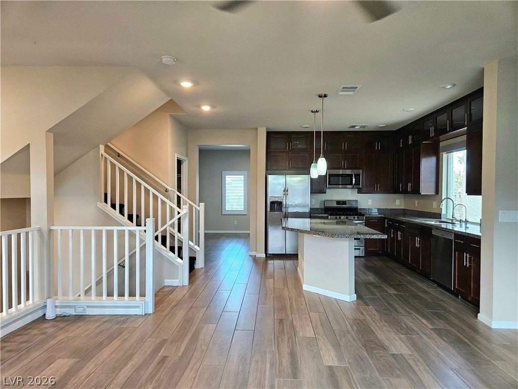 8016 Carpenter Creek Ave - Photo 3 of 33