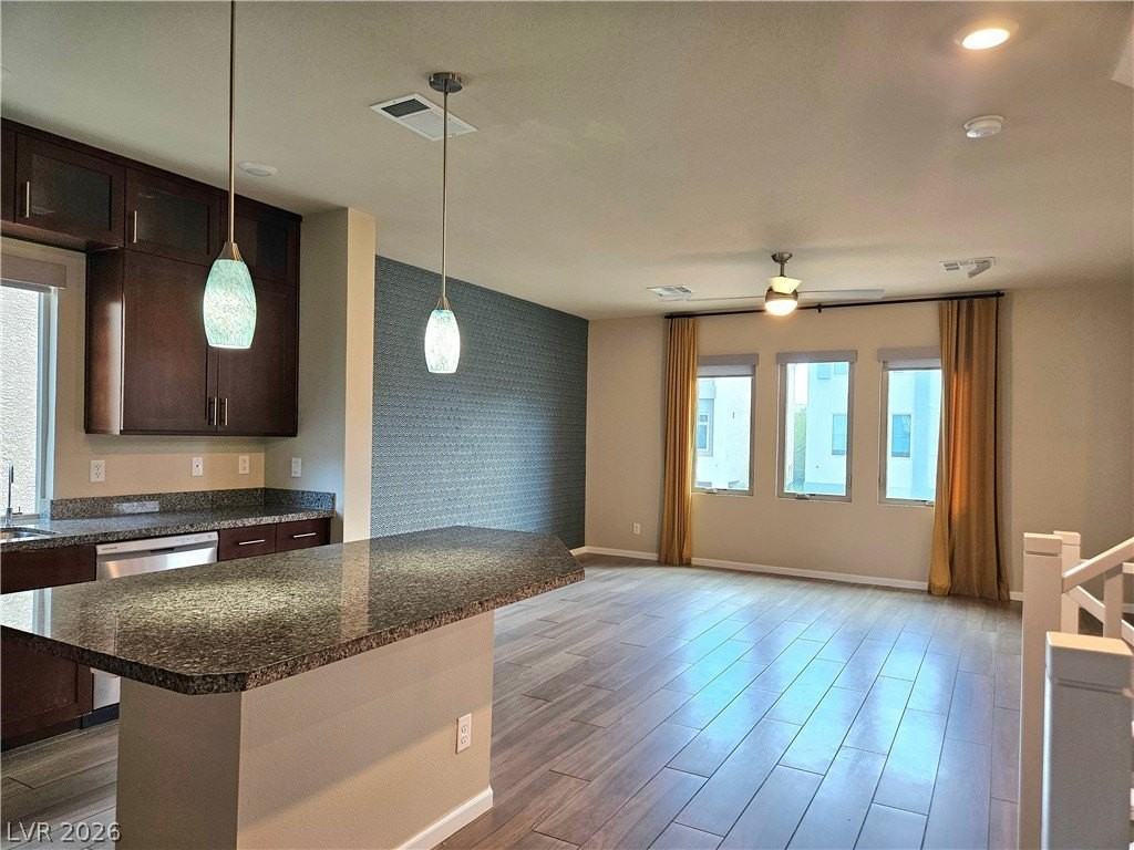 8016 Carpenter Creek Ave - Photo 7 of 33