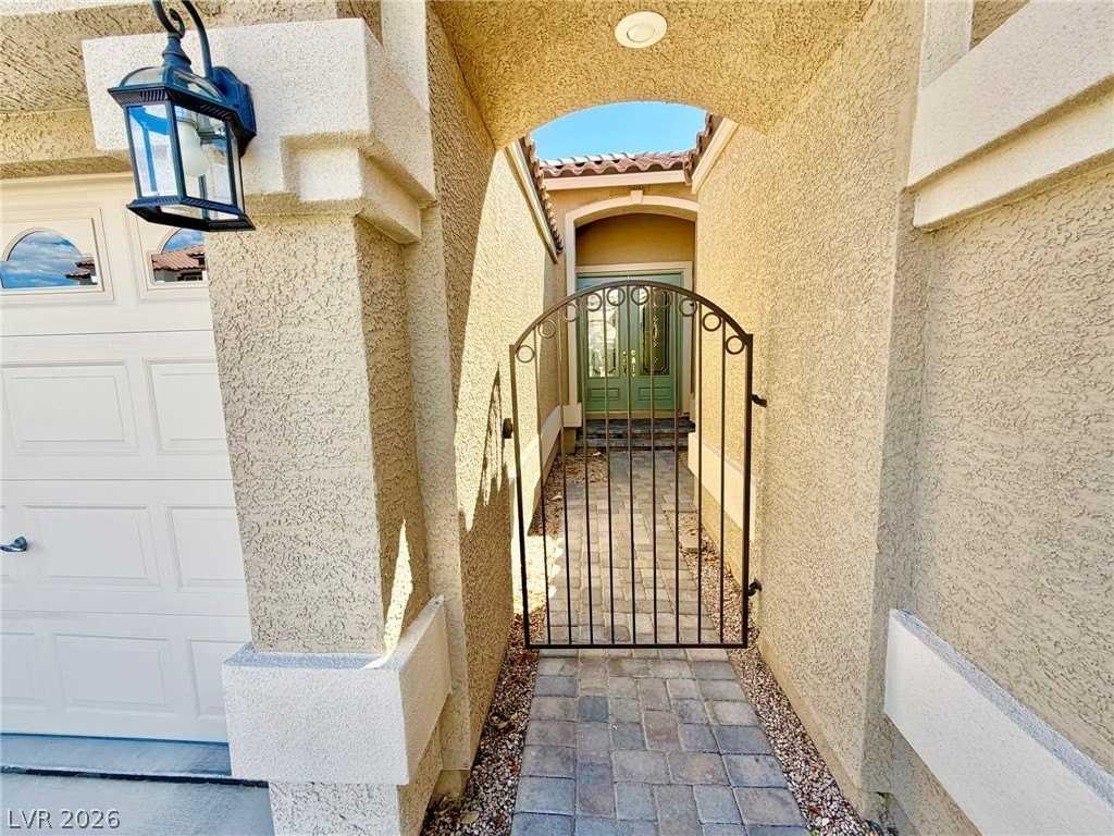 1405 European Dr - Photo 3 of 39