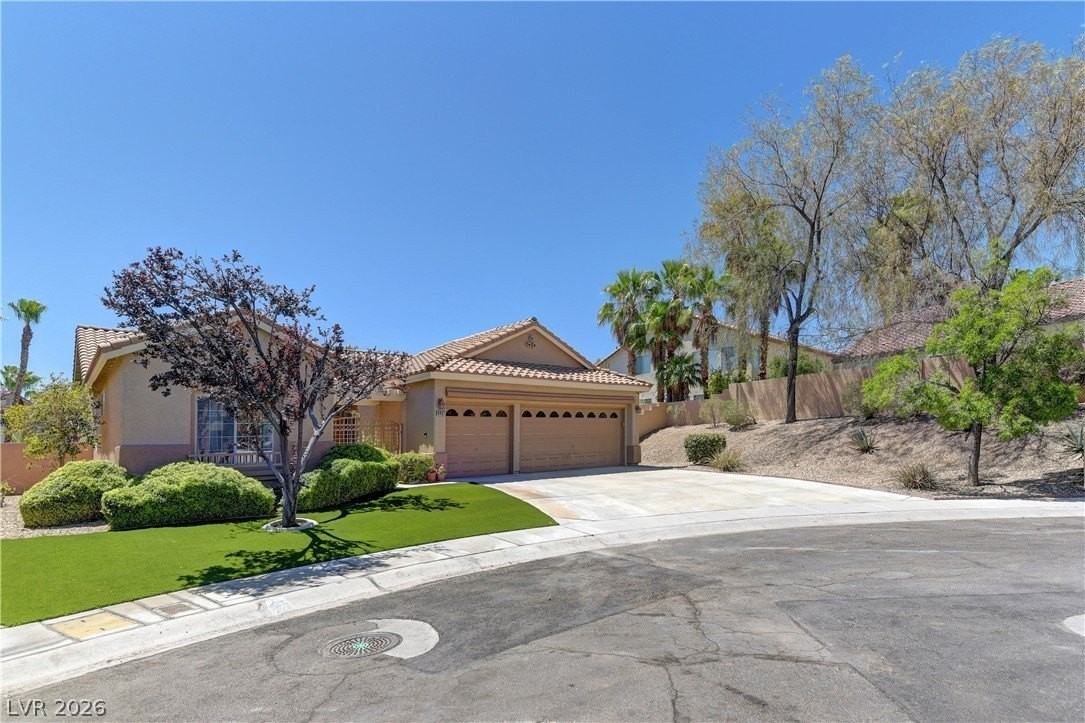 8437 Willowleaf Ct - Photo 2 of 47