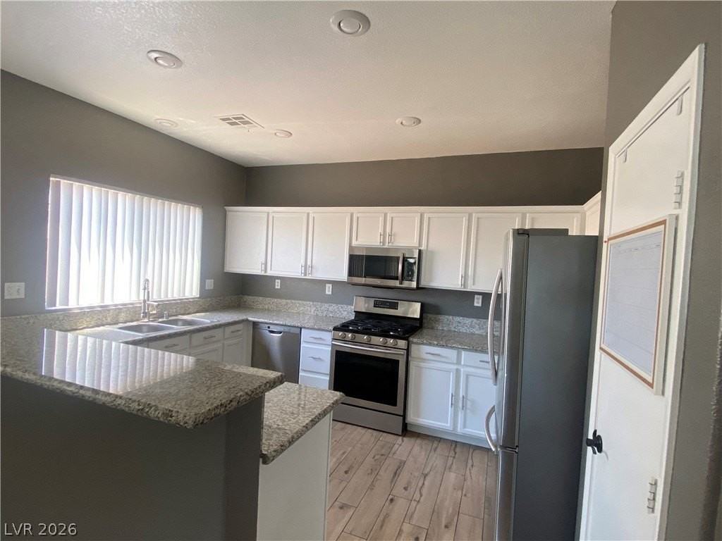 5402 Goldenseal Ct - Photo 3 of 13
