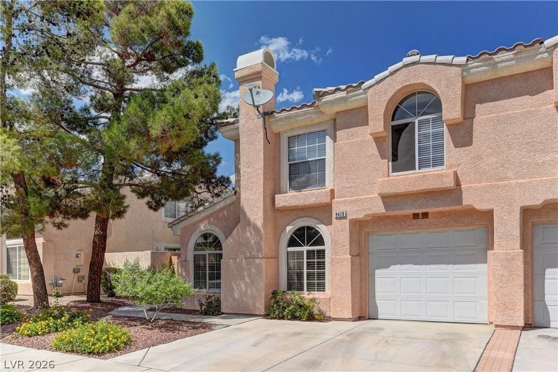 8428 Majestic View Ave - Photo 3 of 35