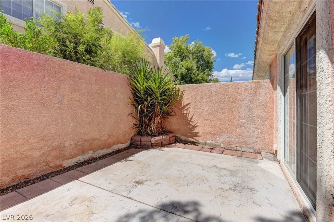 8428 Majestic View Ave - Photo 4 of 35