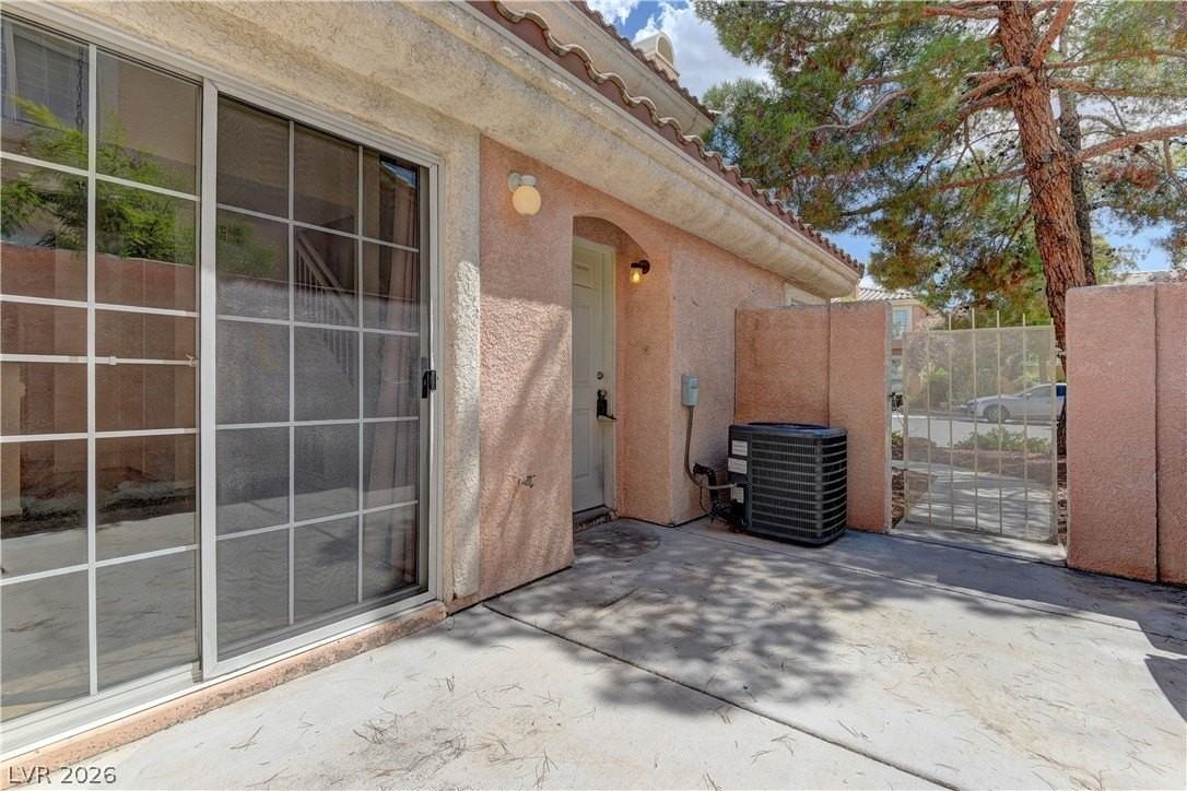 8428 Majestic View Ave - Photo 5 of 35