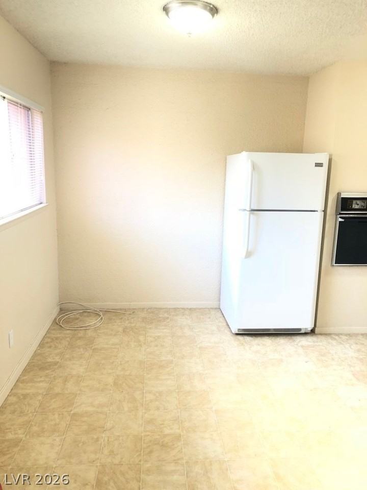 350 E Desert Inn Rd #H201 - Photo 6 of 16