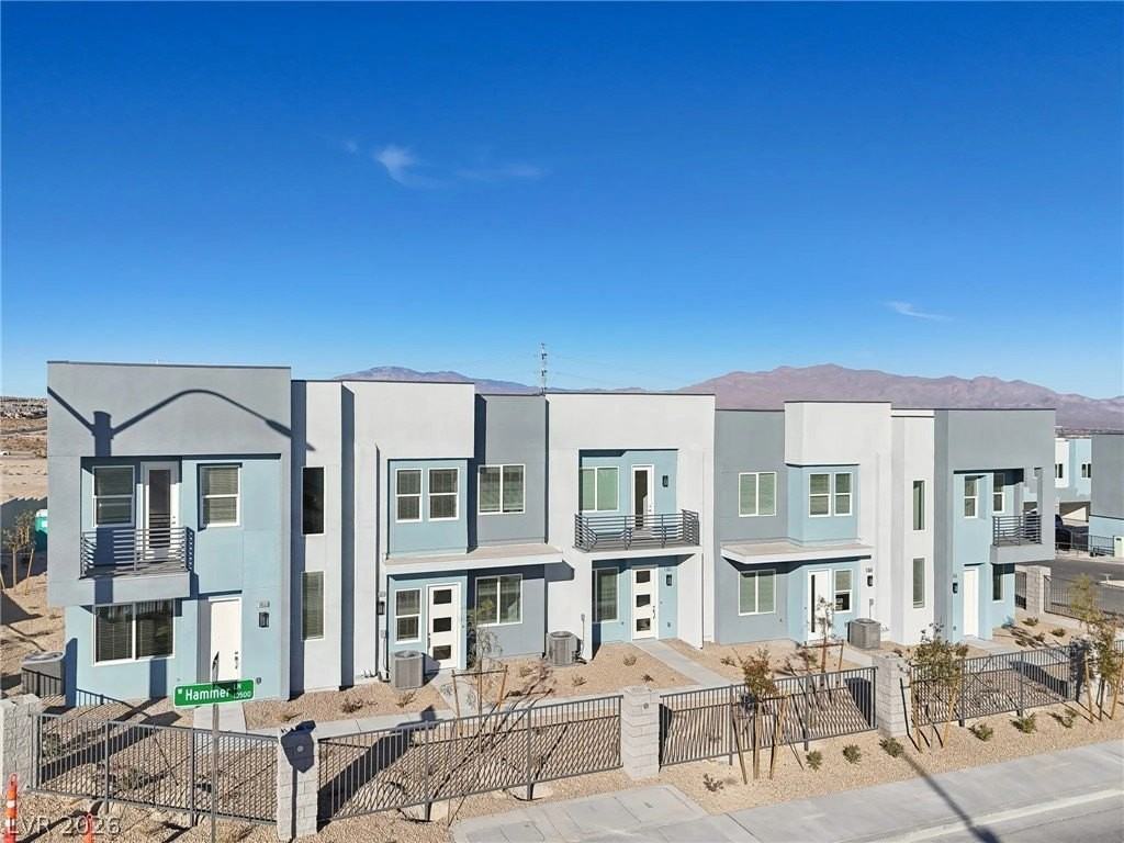10543 Triumph Valley Ave - Photo 3 of 9
