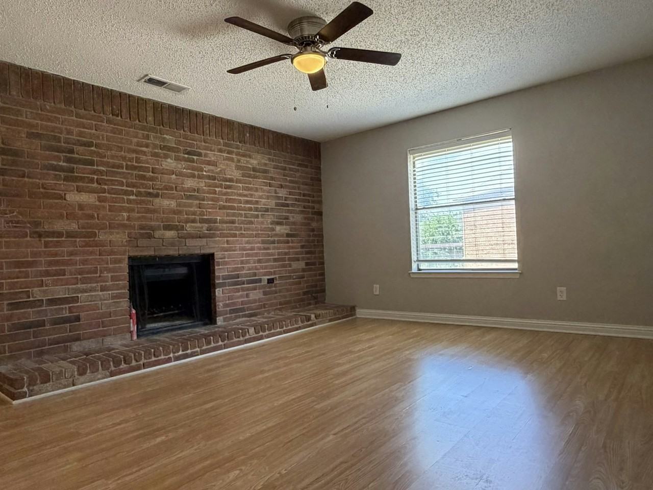 816 Betty Court, Unit B - Photo 2 of 17
