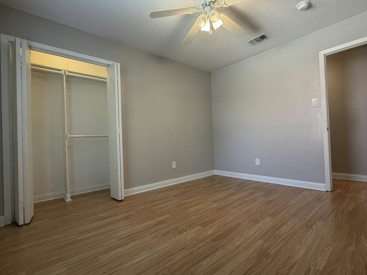 816 Betty Court, Unit B - Photo 6 of 17