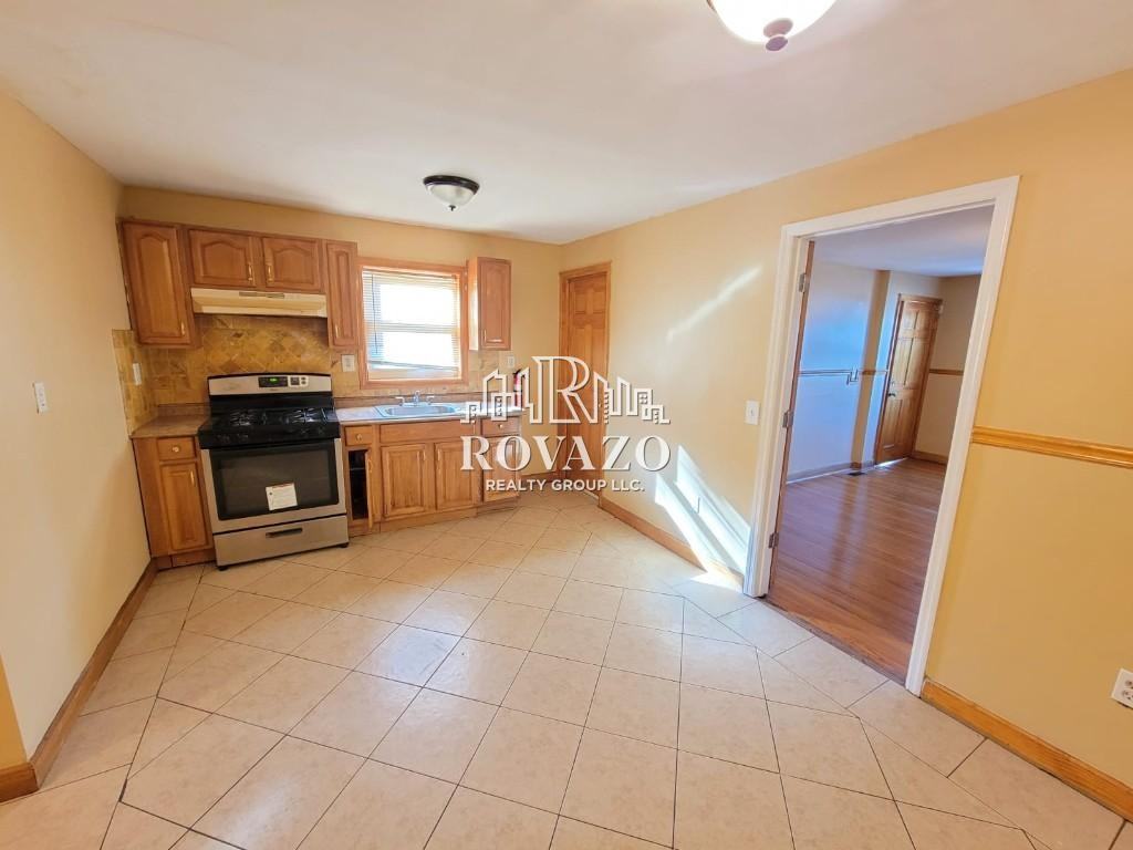 226 Columbia Ave #2RA - Photo 2 of 8