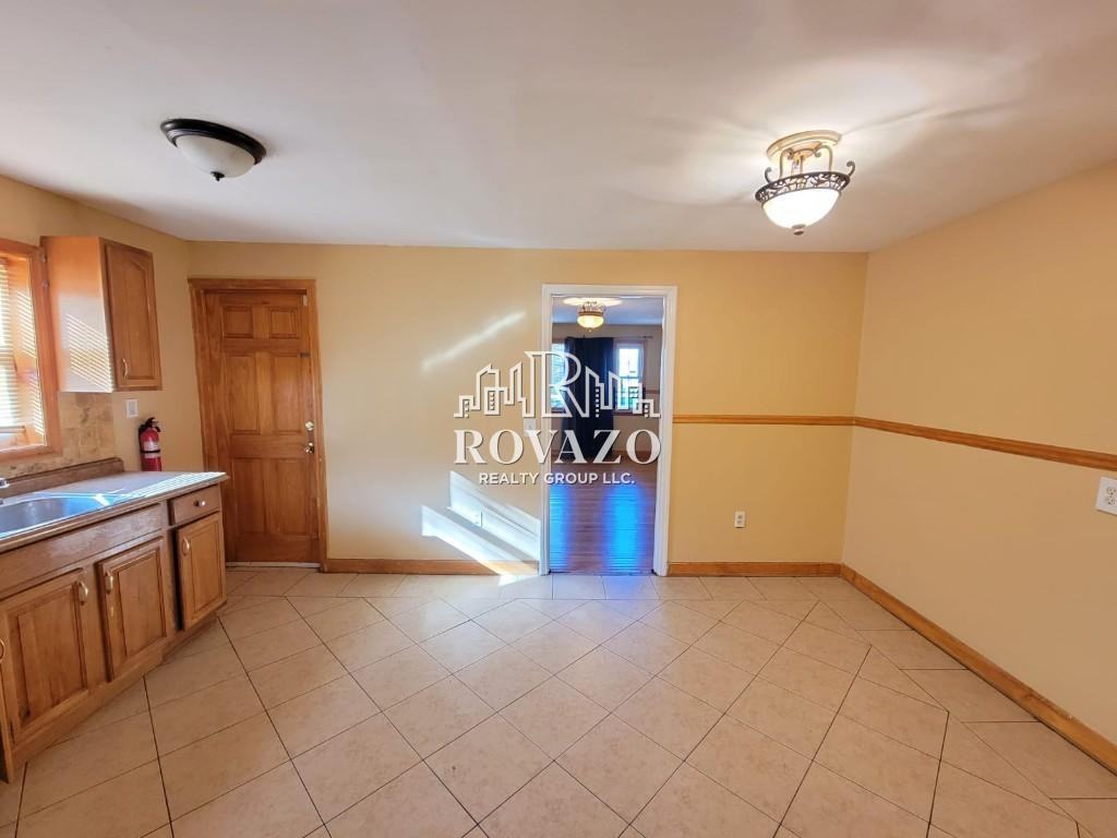 226 Columbia Ave #2RA - Photo 3 of 8