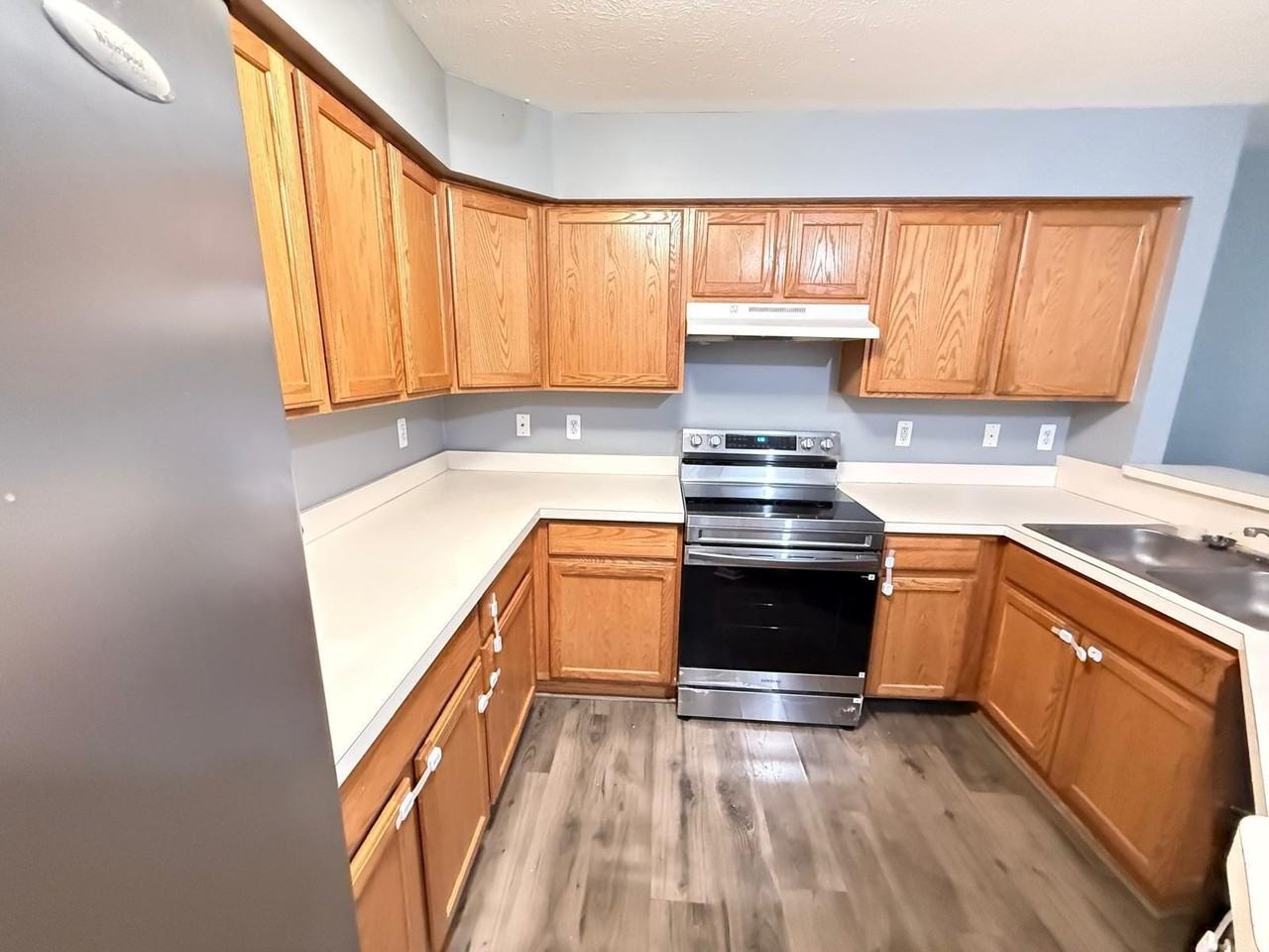1401 Millbrook Trl - Photo 5 of 18