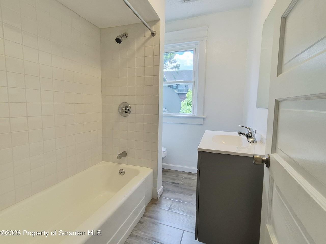 215 Taft St #2 - Photo 5 of 14