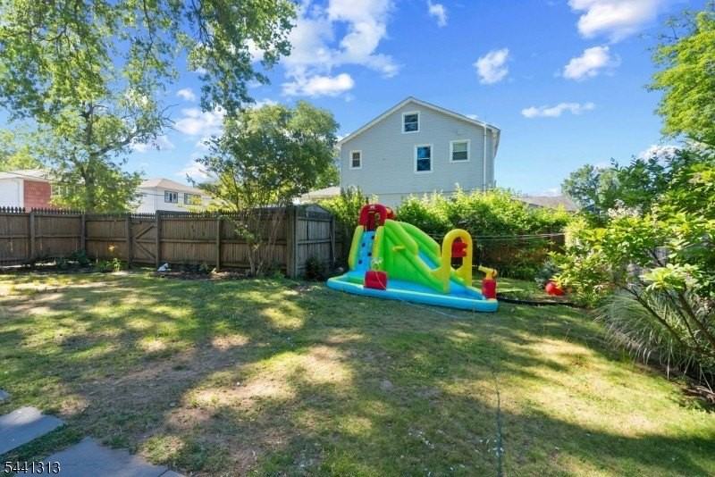 138 Bessida St - Photo 4 of 22