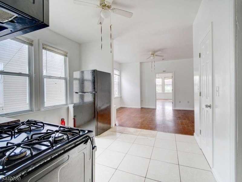143 Huntington Ter #2R - Photo 6 of 15