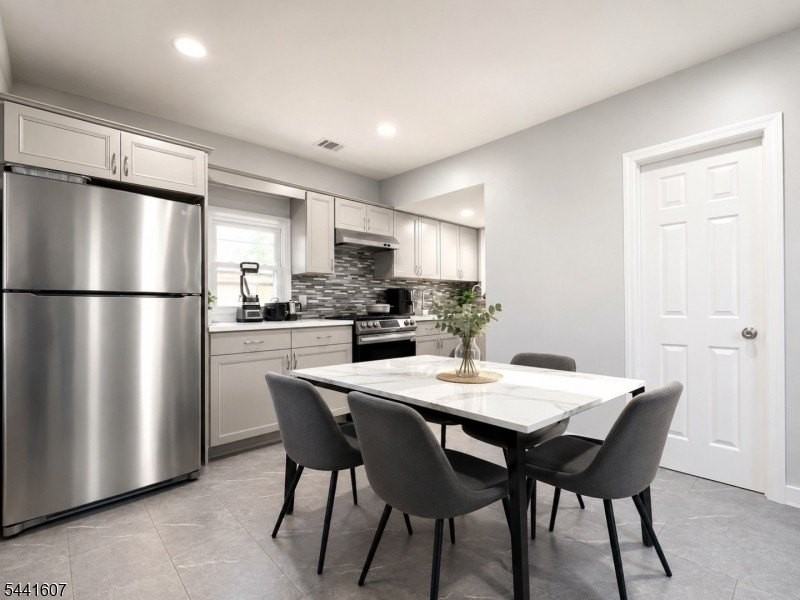 27 Honiss St #2 - Photo 3 of 4
