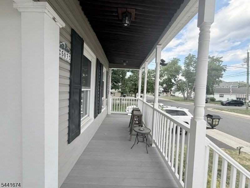 503 Dock St - Photo 4 of 39