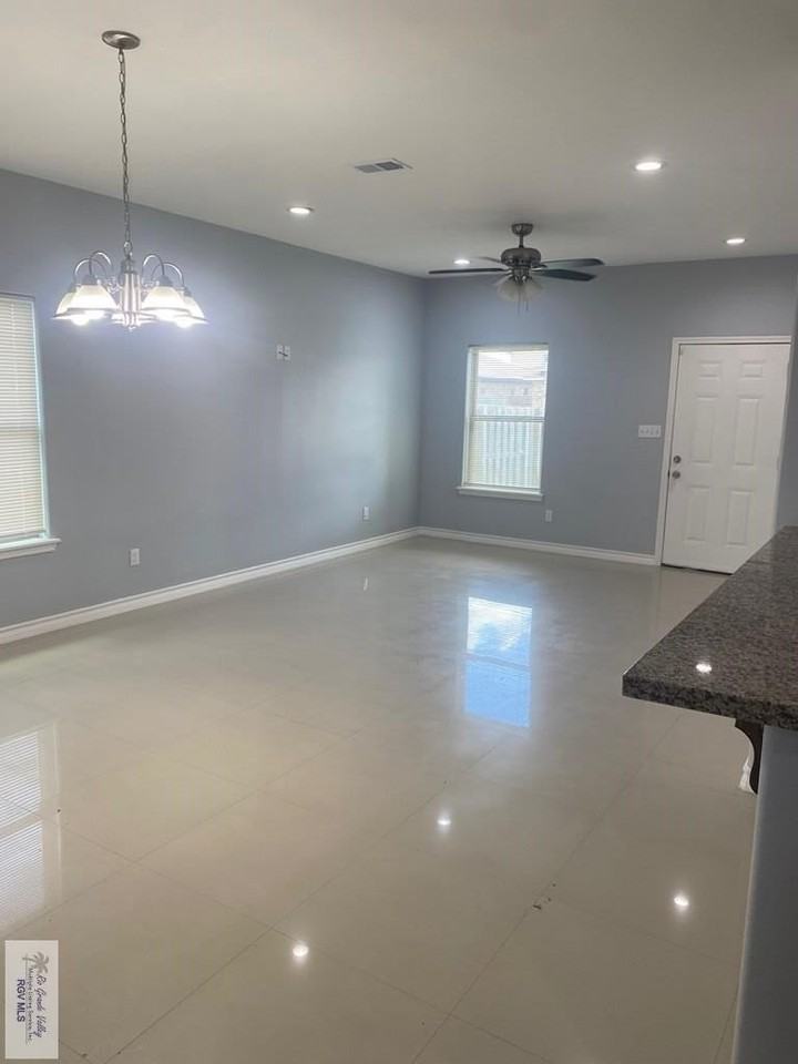 4409 Santee Dr Apt B - Photo 2 of 9