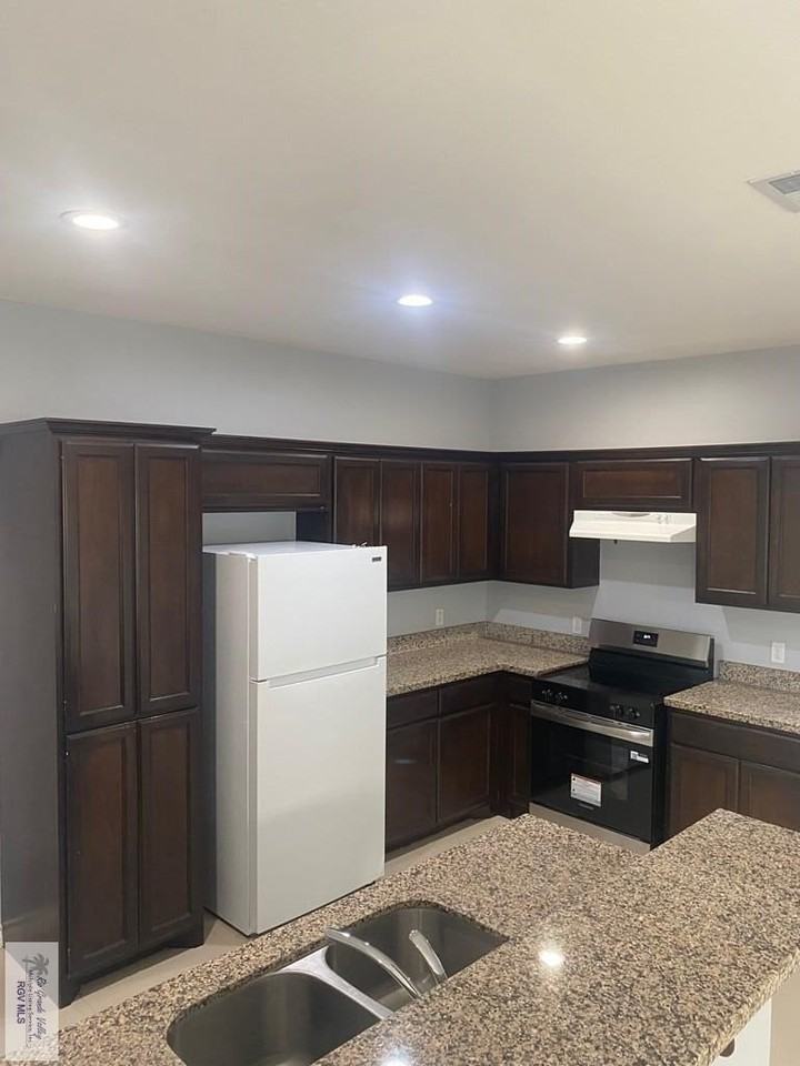 4409 Santee Dr Apt B - Photo 3 of 9