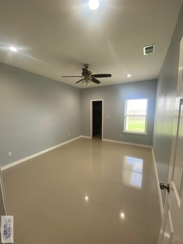 4409 Santee Dr Apt B - Photo 5 of 9