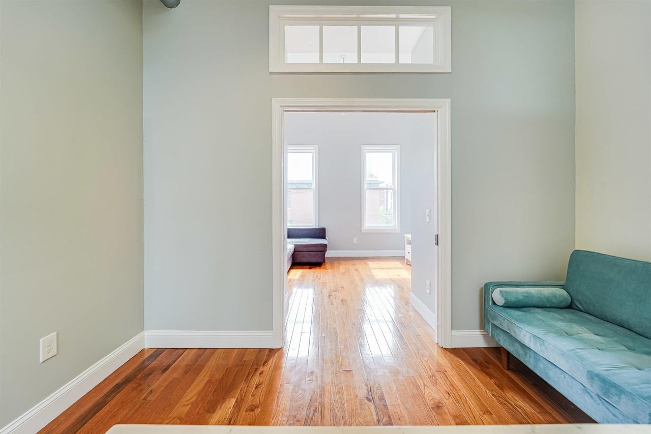 400 Madison St #7 - Photo 7 of 17