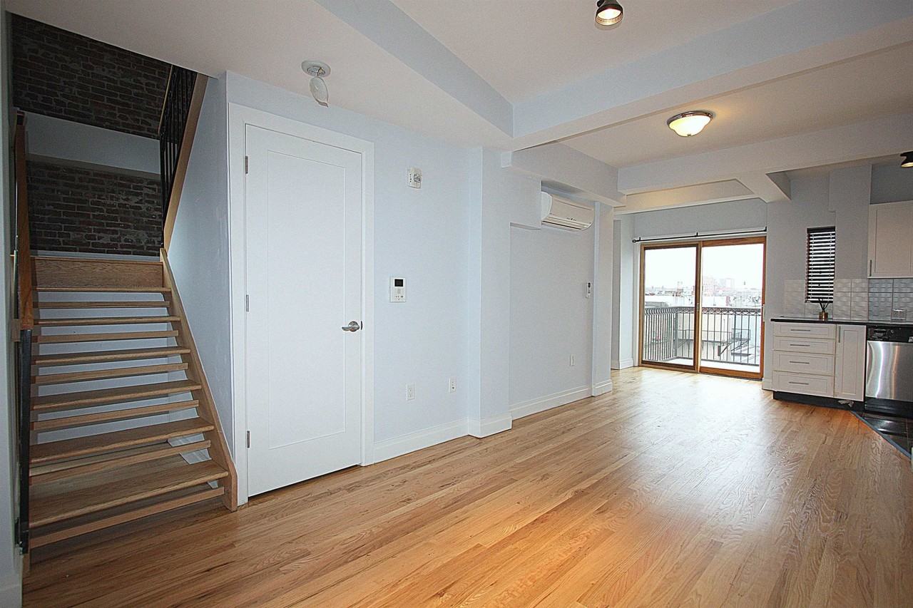 338 Grove St #4C - Photo 4 of 25