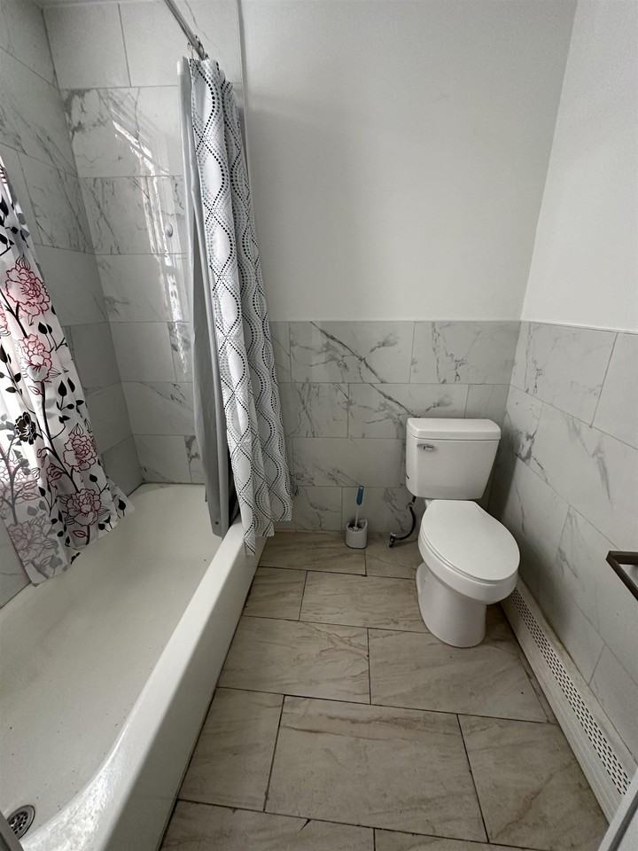 190 Clinton Ave #4 - Photo 3 of 9