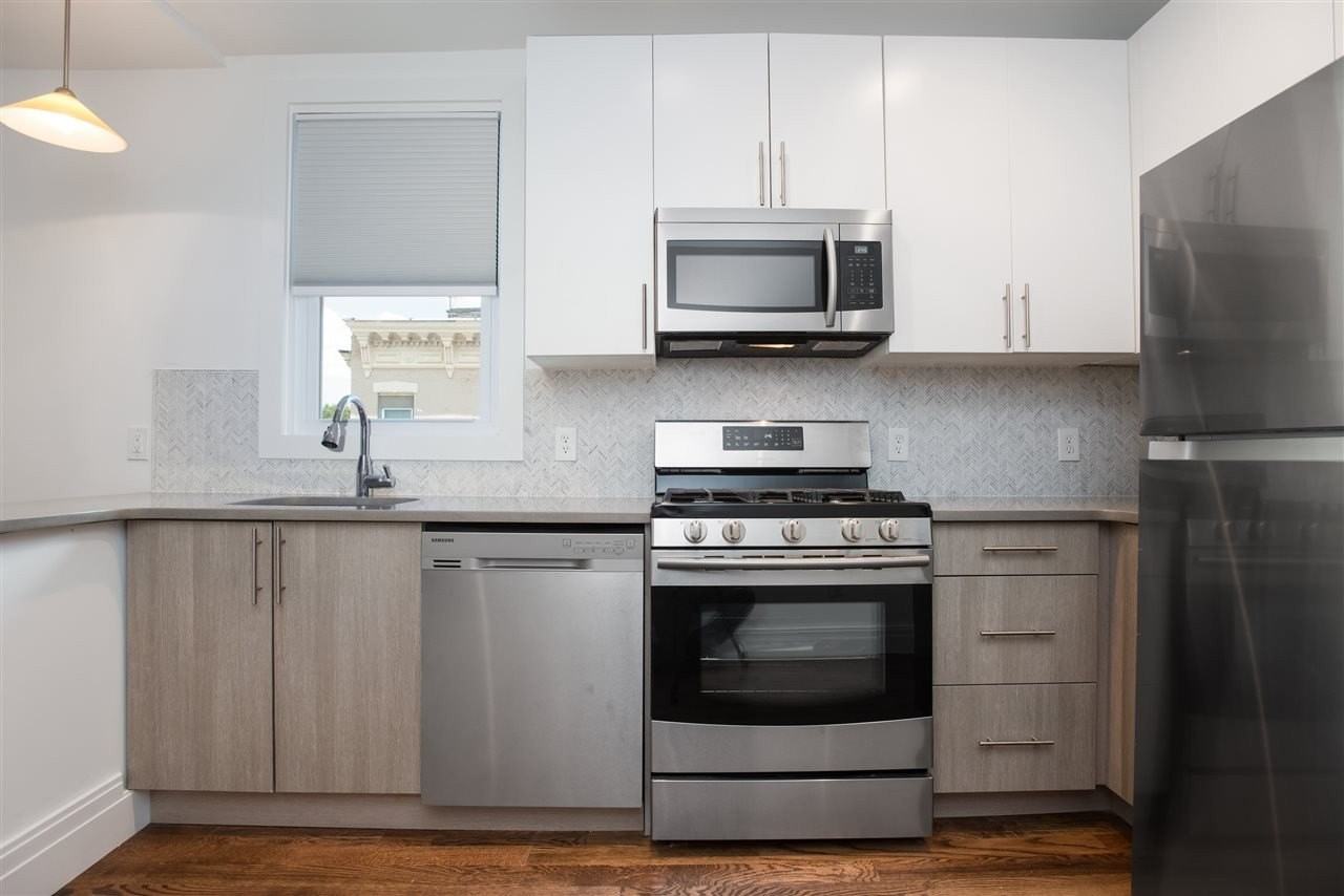76 Bowers St #3 - Photo 2 of 13
