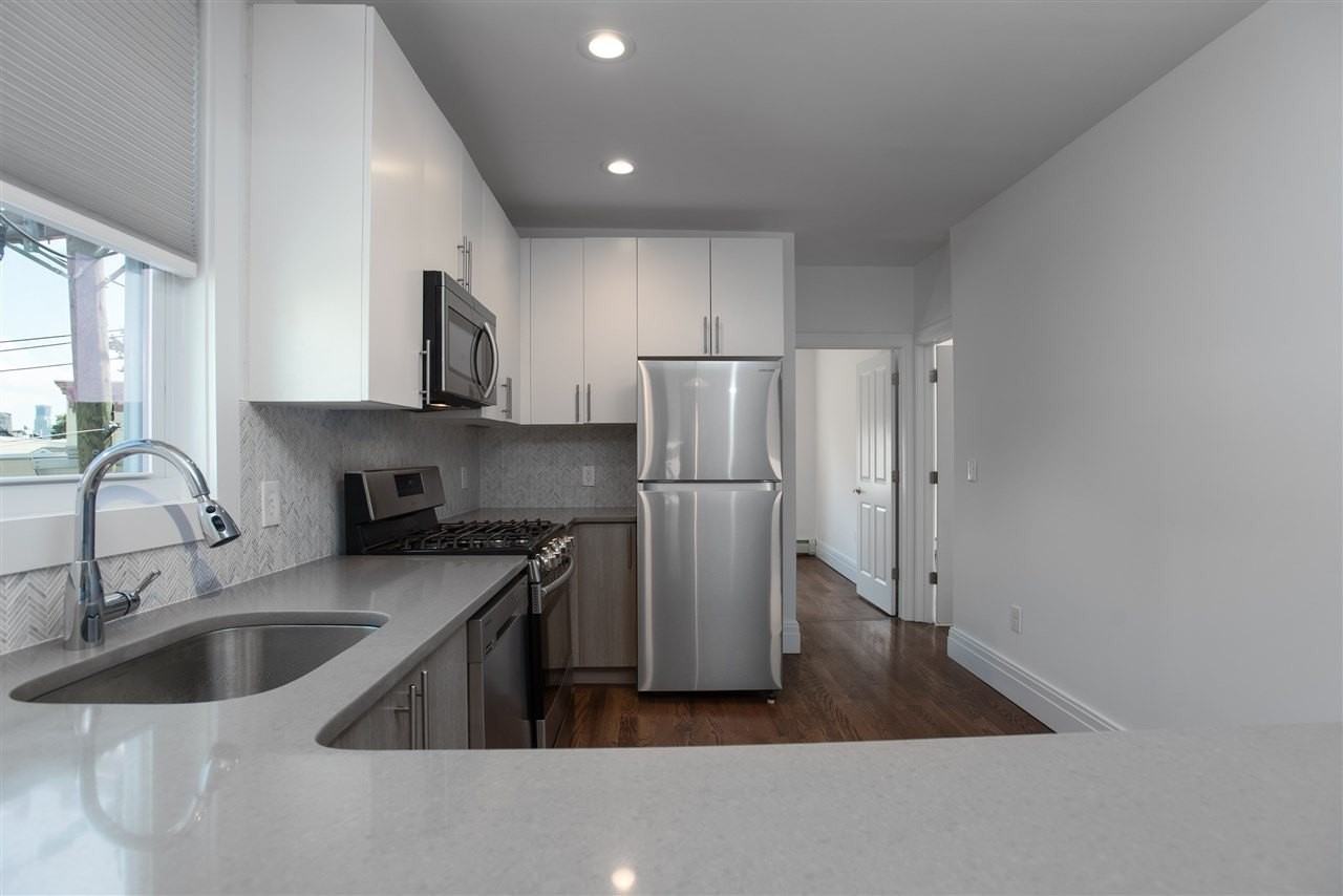 76 Bowers St #3 - Photo 3 of 13