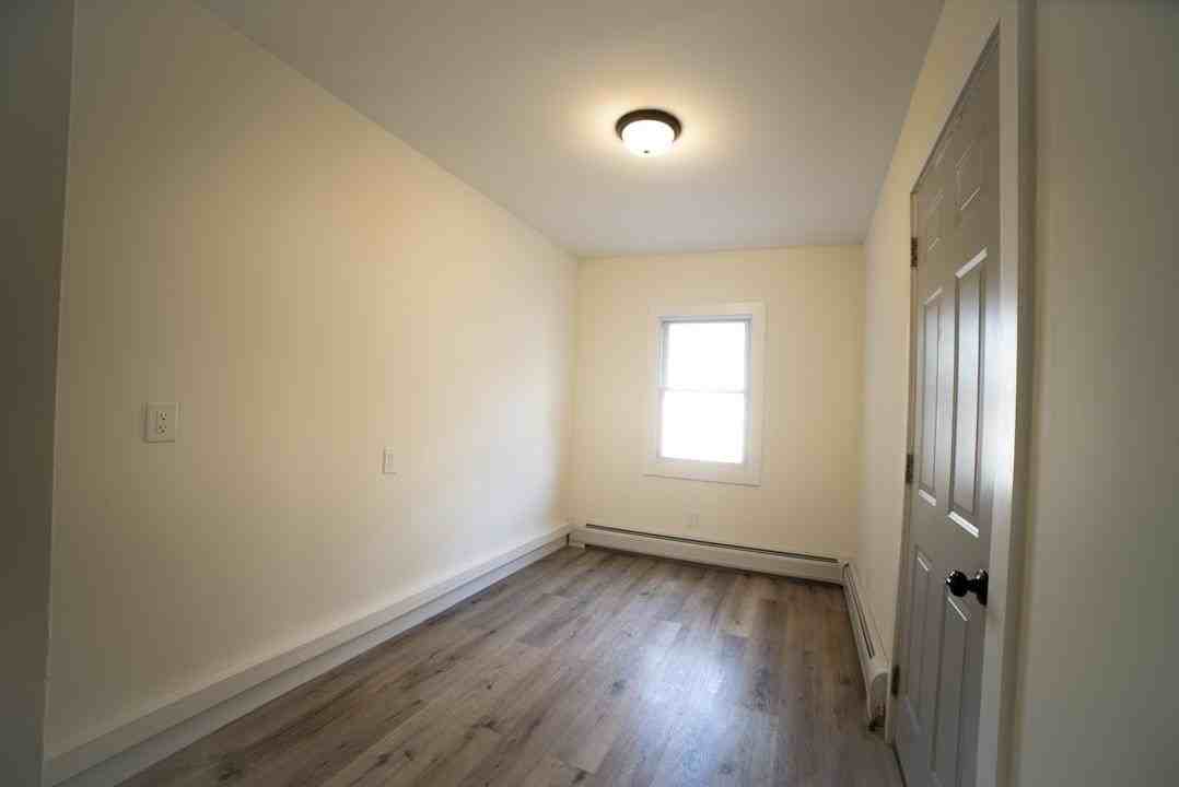 206 48th St #3 - Photo 4 of 21