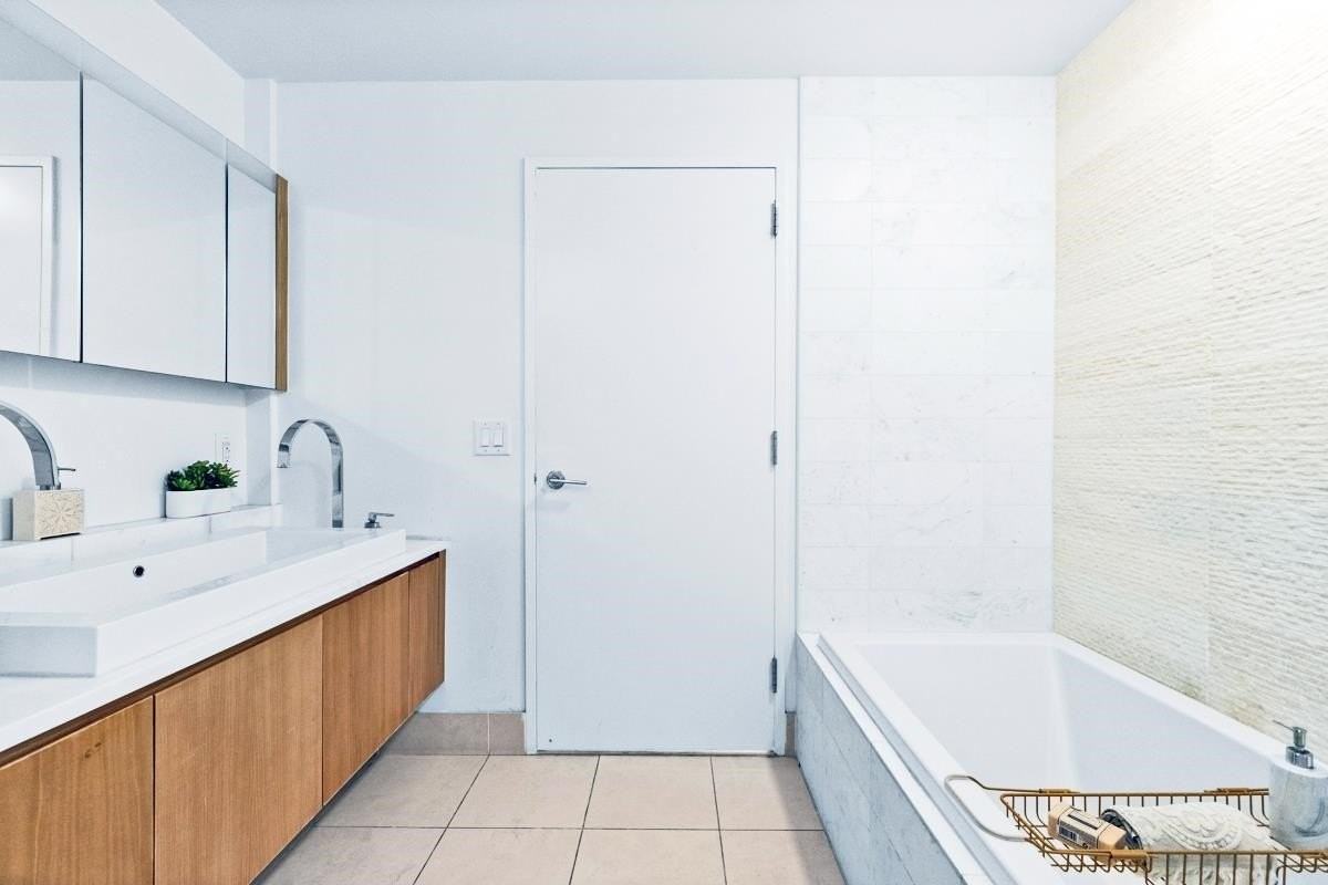 77 Hudson St #3711 - Photo 6 of 26