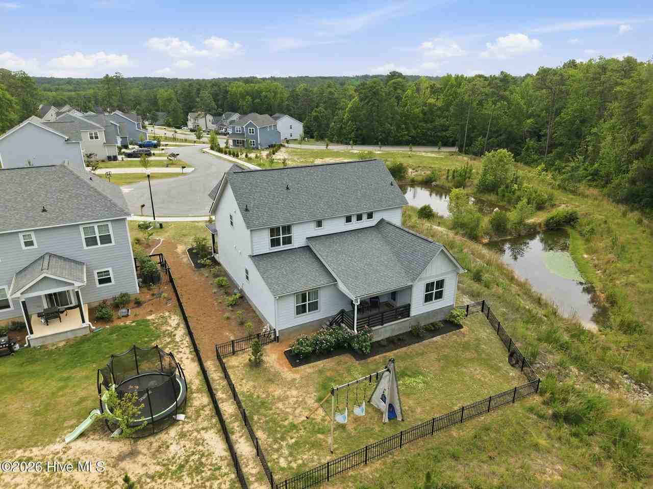 160 Falkirk Ct - Photo 6 of 47
