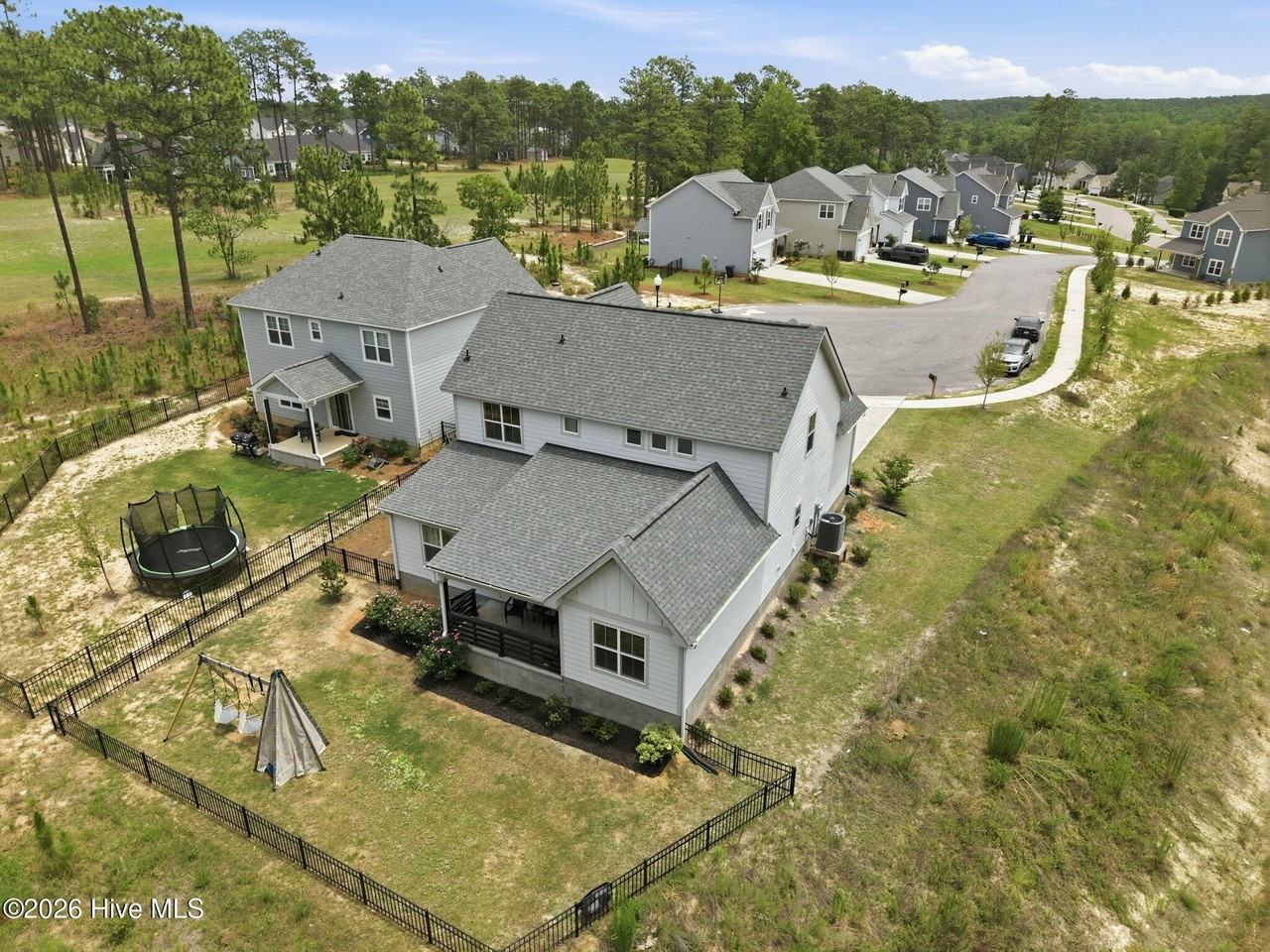 160 Falkirk Ct - Photo 7 of 47