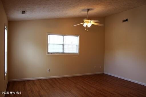 717 Varsity Dr - Photo 3 of 5