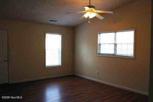 717 Varsity Dr - Photo 4 of 5