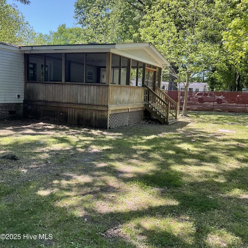 162 Ranchland Dr - Photo 3 of 18