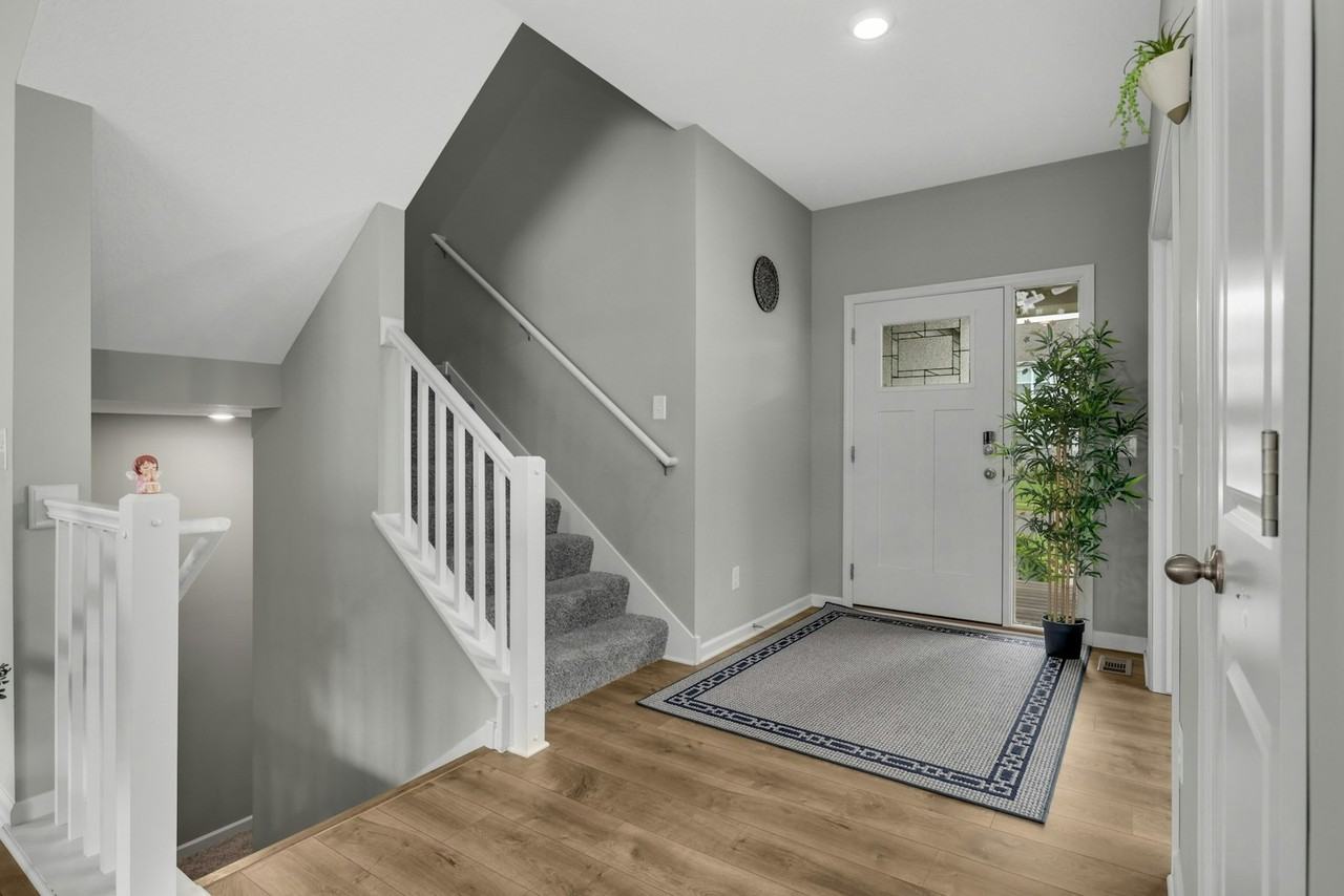 18925 41st Avenue North - Photo 7 of 37