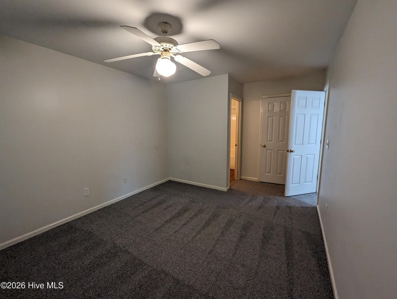 324 Saint Rosea Rd - Photo 7 of 15