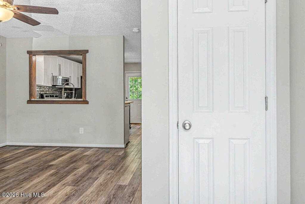 103 Meadowbrook Ln - Photo 3 of 23