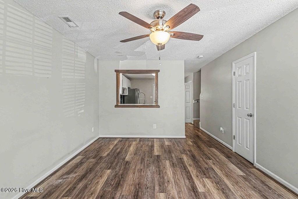 103 Meadowbrook Ln - Photo 5 of 23