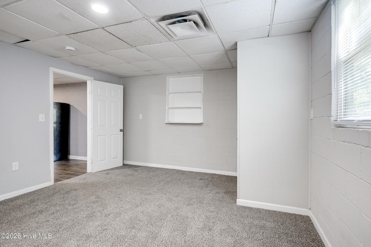 2107 Faircrest Ave #B - Photo 7 of 10